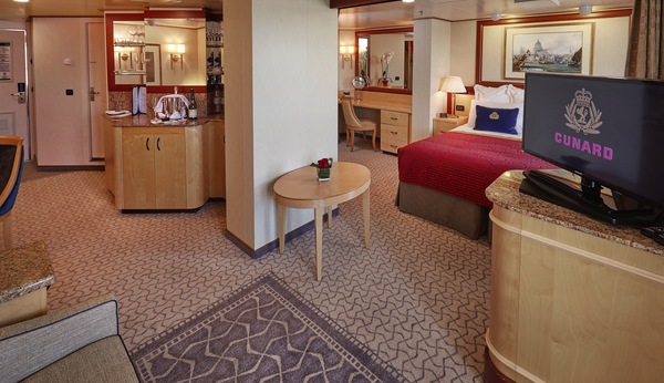 CUNARD Queen Elizabeth Q3 Suite 2.jpg